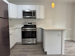 1085 Whalley Ave in New Haven, CT - Building Photo - Building Photo