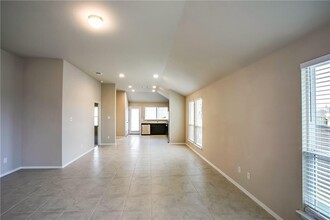 5701 Respinto Dr in Austin, TX - Building Photo - Building Photo