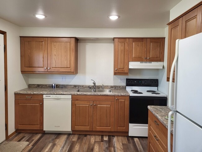 1150 Cardinal Ln in Howard, WI - Foto de edificio - Building Photo