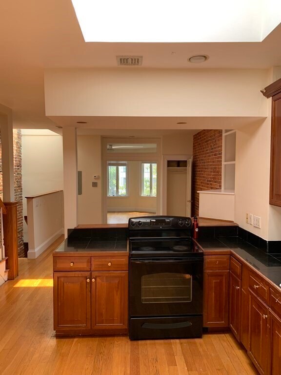 1027 Tremont St in Boston, MA - Building Photo - Building Photo