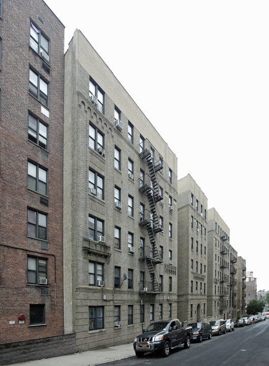 3530 Decatur Ave in Bronx, NY - Foto de edificio