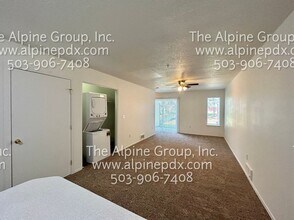 9615 SE Center Ct in Portland, OR - Building Photo - Building Photo
