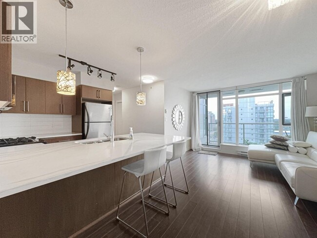 8068 Westminster Hwy in Richmond, BC - Building Photo - Building Photo