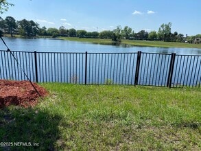 8196 Meadow Walk Ln in Jacksonville, FL - Building Photo - Building Photo