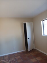 7417 Albany Rd in Ft. Myers, FL - Foto de edificio - Building Photo