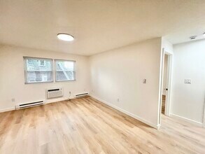 303 Broadway-Unit -C4 in Lynn, MA - Building Photo - Building Photo