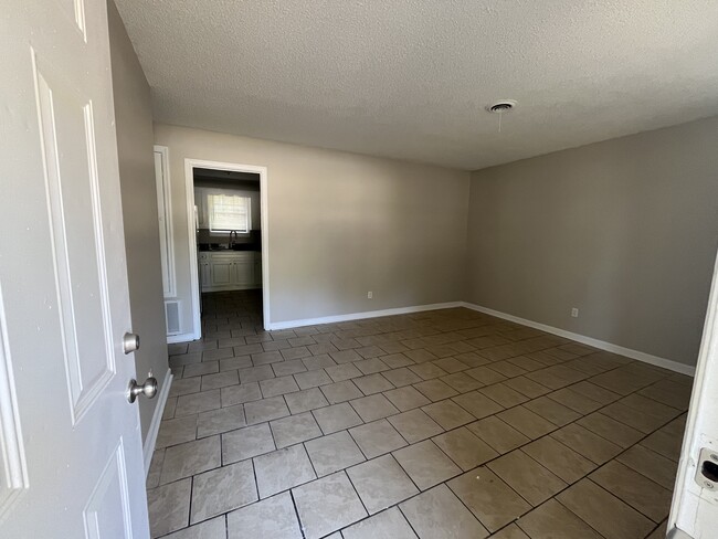 2425 Amsterdam Dr in Augusta, GA - Building Photo - Building Photo