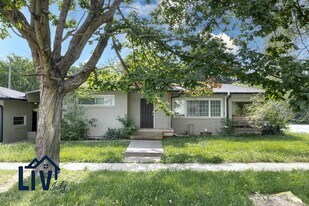 5002 E Washington St