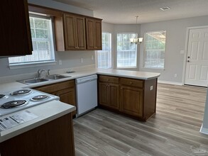 6019 Hamilton Bridge Rd in Milton, FL - Building Photo - Building Photo