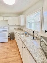 12006 105th St in Largo, FL - Building Photo - Building Photo