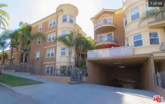 917 S New Hampshire Ave in Los Angeles, CA - Building Photo