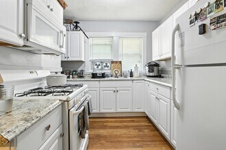 64 Endicott St in Quincy, MA - Building Photo - Building Photo