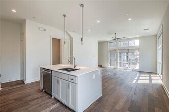 5202 Capitol Ave in Dallas, TX - Building Photo - Building Photo