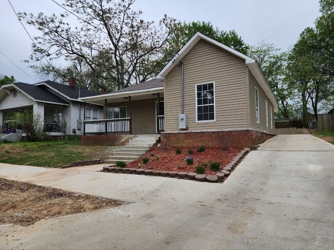 property at 641 Warner Ave