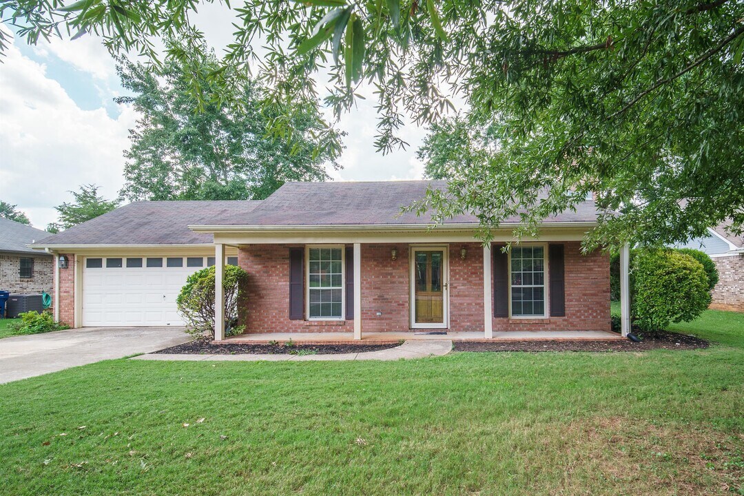 104 Progress Ln in Madison, AL - Building Photo