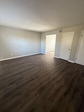 106 W Ray St in Dickson, TN - Building Photo - Building Photo