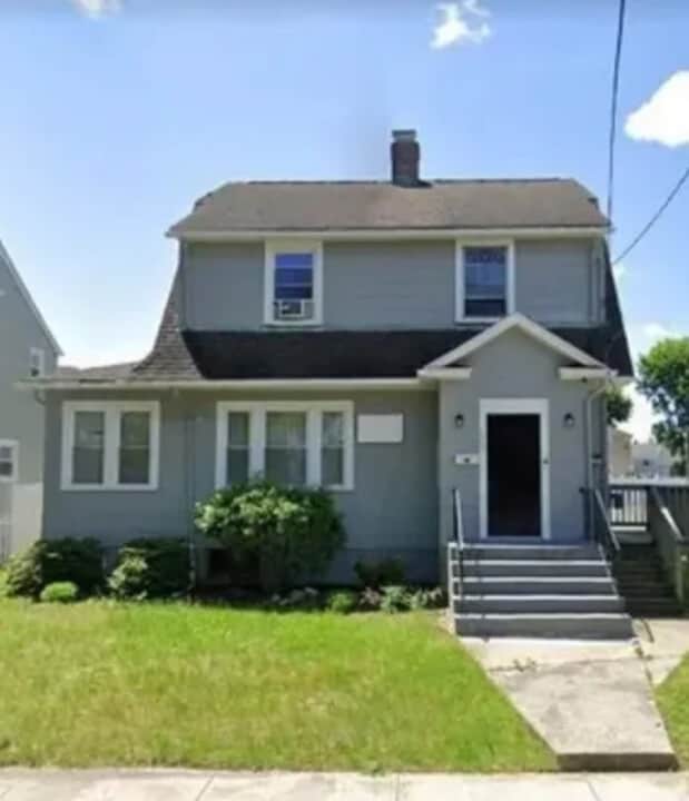 1727 Madison Ave, Unit 1st floor in Bridgeport, CT - Foto de edificio