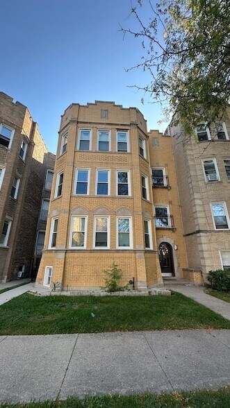 6207 N Talman Ave, Unit G in Chicago, IL - Building Photo
