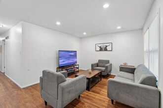 1415 Lindsay Ln in Florissant, MO - Building Photo - Building Photo