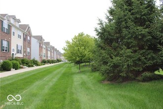 13957 Wimbleton Wy in Fishers, IN - Foto de edificio - Building Photo