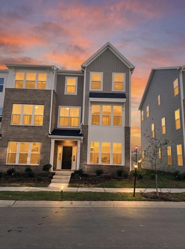 property at 375 Chesapeake Cmns St