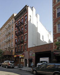 186 E 2nd St in New York, NY - Foto de edificio - Building Photo