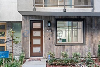 25390 Parklane Dr in Hayward, CA - Foto de edificio - Building Photo