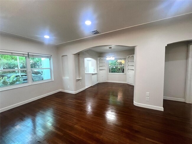 property at 1900 Tigertail Ave