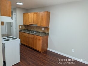 1755 No 9 Highway202 in Agassiz, BC - Building Photo - Building Photo