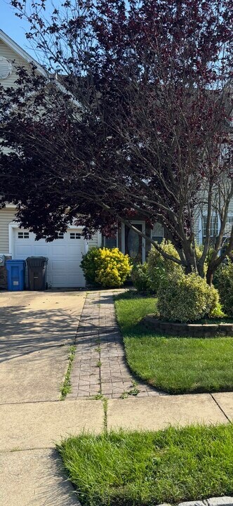 173 Westbrook Dr in Swedesboro, NJ - Building Photo