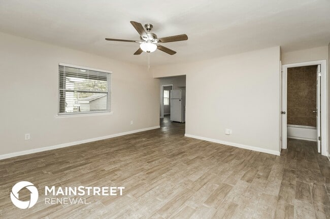 2065 West Pkwy in DeLand, FL - Foto de edificio - Building Photo