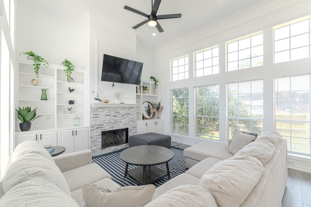 3631 Country Club Blvd in Montgomery, TX - Building Photo