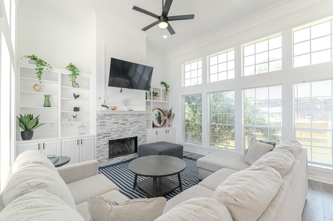 property at 3631 Country Club Blvd