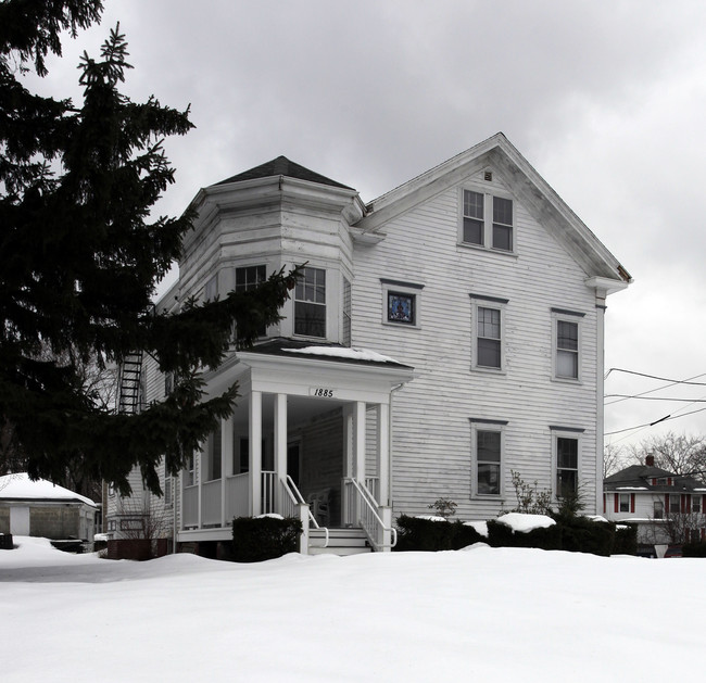 1885 Broad St in Cranston, RI - Building Photo - Building Photo