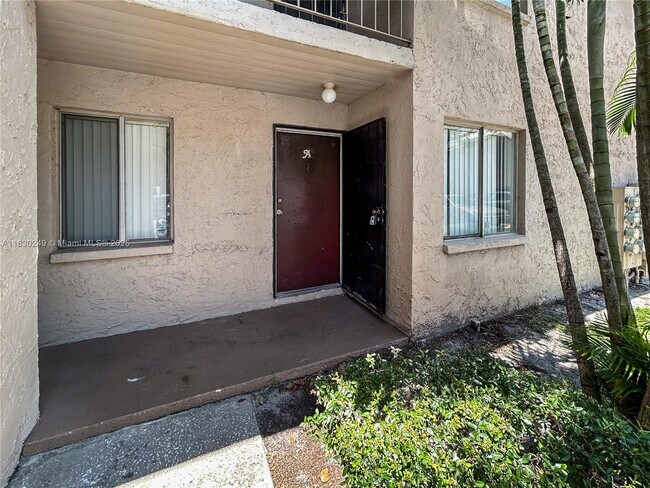 7604 Abbey Ln in Temple Terrace, FL - Building Photo - Building Photo