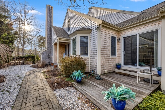 property at 18 Pine Grv