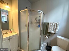 922 S 49th St in Philadelphia, PA - Building Photo - Building Photo
