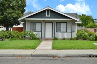 Quadruplex in Monrovia, CA - Building Photo - Building Photo