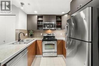 728 14th St W in North Vancouver, BC - Building Photo - Building Photo