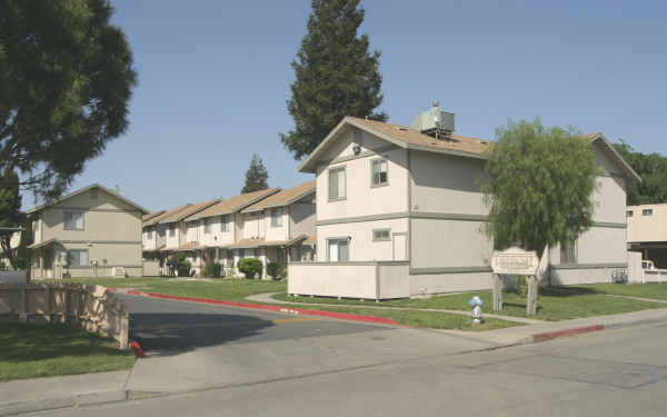 Peppertree Apartments in Coalinga, CA - Building Photo - Building Photo