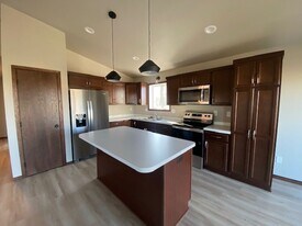 6409 83rd Ave S in Horace, ND - Building Photo