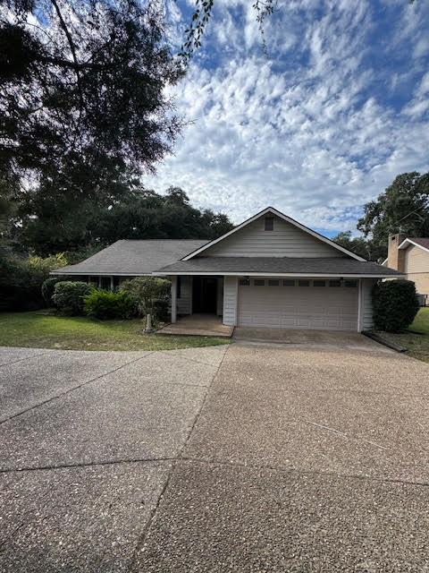 property at 6625 Golf Club Dr