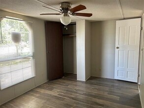 120 Enchanted Oaks Ct in Hudson Oaks, TX - Building Photo - Building Photo
