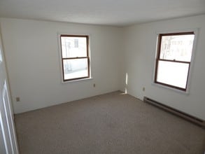 Saco Woods in Saco, ME - Foto de edificio - Building Photo