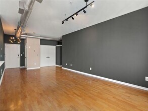 800 Peachtree St NE in Atlanta, GA - Foto de edificio - Building Photo