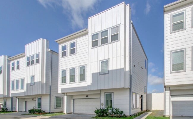 1741 Cove Cres Ct