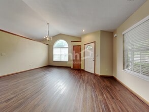 333 Greenwood Ln in Trenton, OH - Foto de edificio - Building Photo