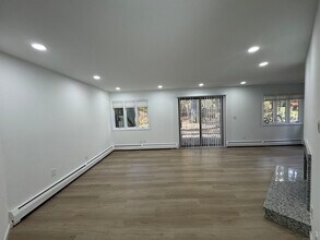 4 Earls Ct in Farmington, CT - Building Photo - Building Photo