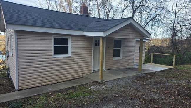 property at 635 E Pine St