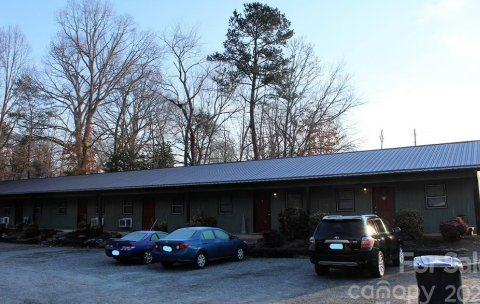 4274 Smokey Creek Rd in Lenoir, NC - Building Photo